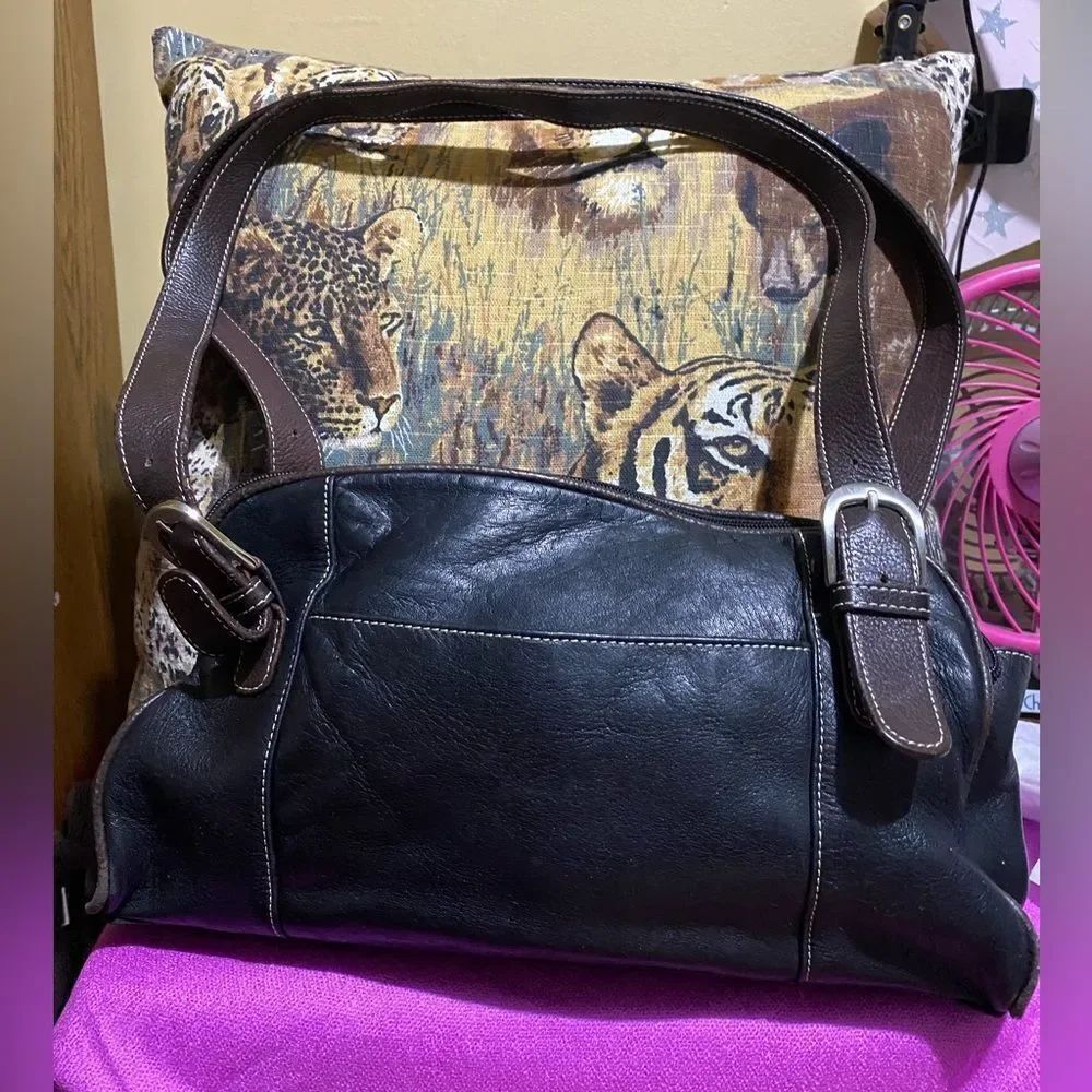 Tignanello Black Soft Leather Shoulder Bag - Picture 2 of 5